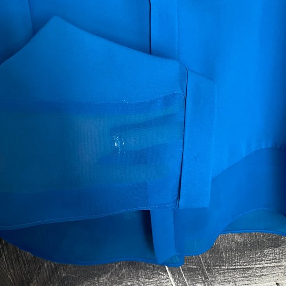 T Tahari | Blue | Button Down | Long Sleeve | Size Medium - Picture 6 of 11